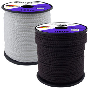 Zwei Spulen Polyesterseil 3mm in den Farben Schwarz und Weiß nebeneinander