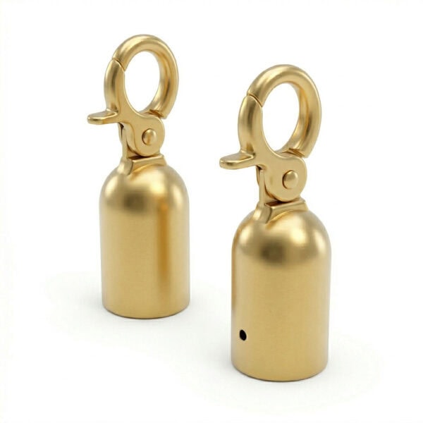 Zwei goldene Karabiner-Endkappen aus gebürstetem Edelstahl für 30mm Handlaufseile.